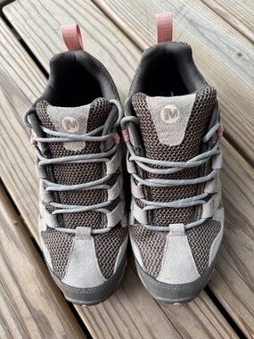 Merrell Trail Hiking shoes women’s size 9